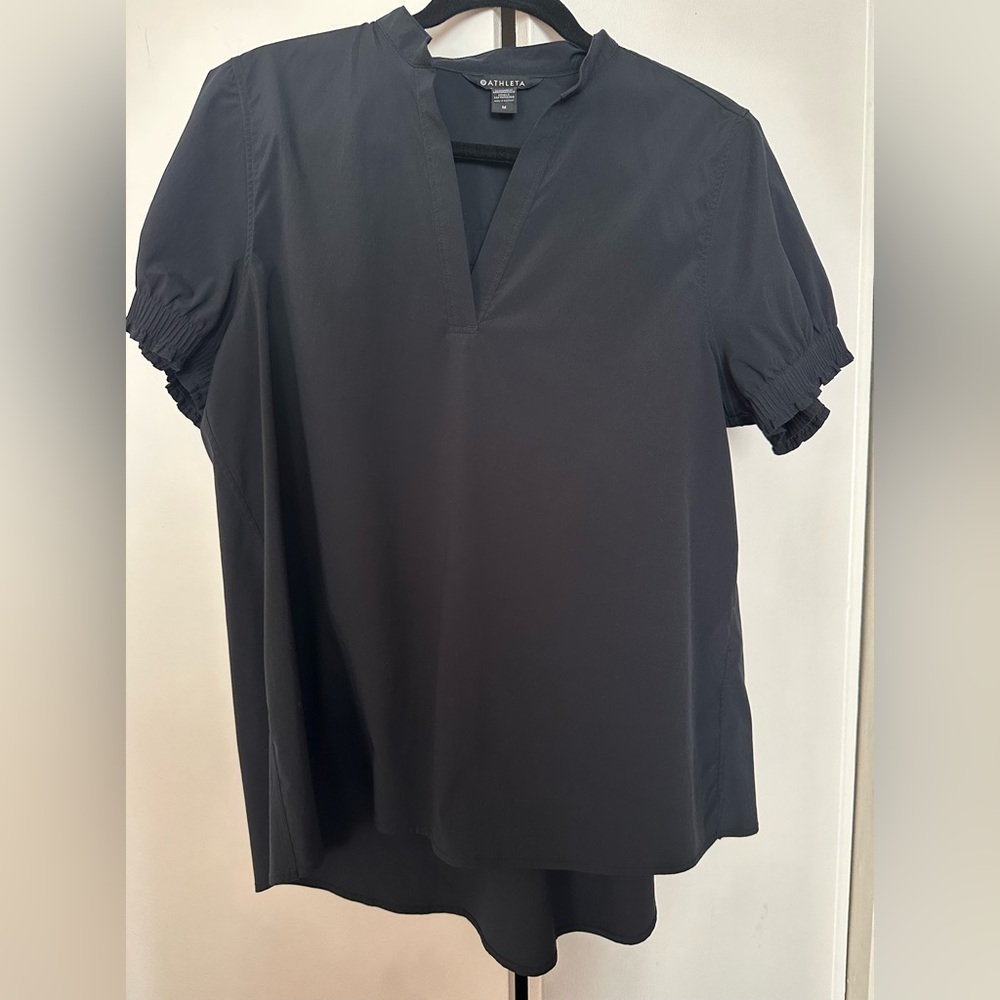 Athleta Levitate Poplin  Women's Too - Size M Black